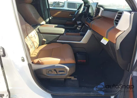 2026 Toyota Tundra Hybrid 1794 Edition Crewmax 5.5' Bed z USA, uszkodzony, nr VIN 5TFMC5DB2TX114210